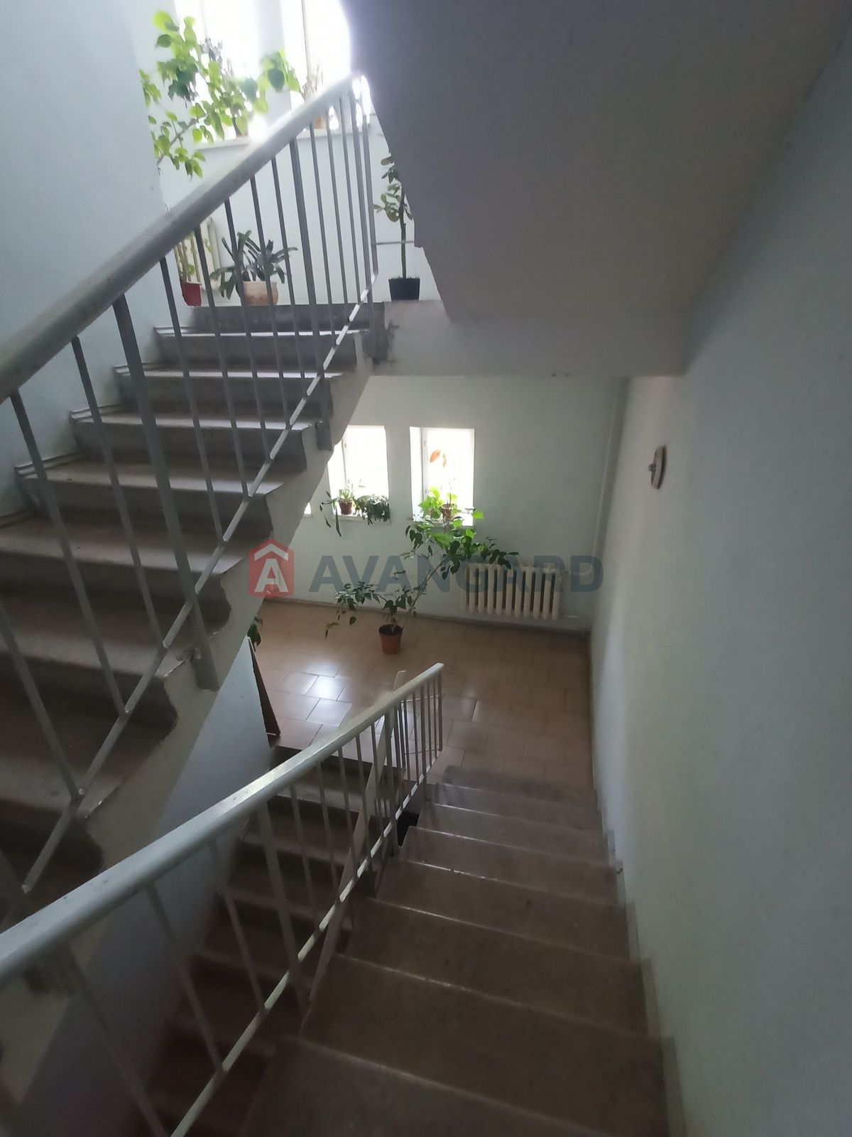 Продам 3 к.кв,вул. Богданова, індивідуальне газове опалення.