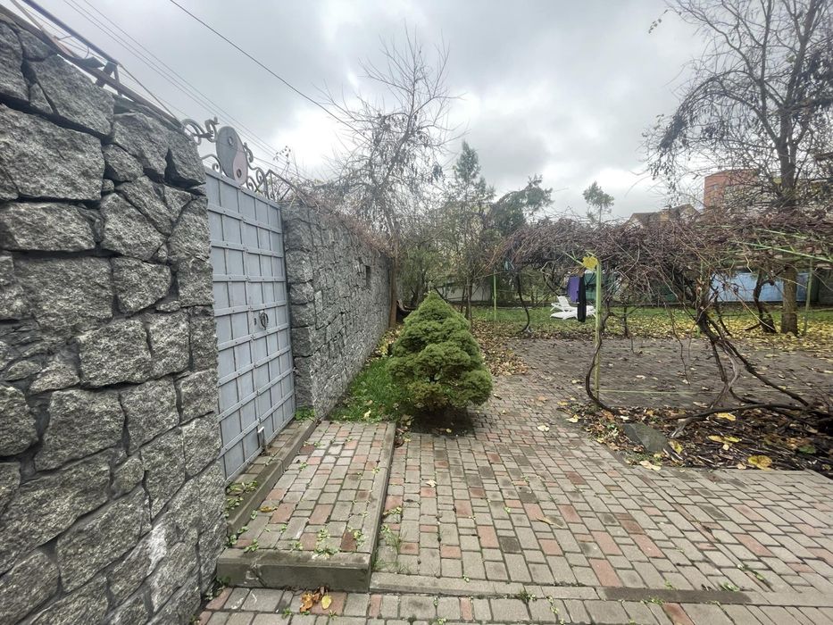 Продаж двоповерховий будинок, приватизована ділянка 6сот, 5км до Києва