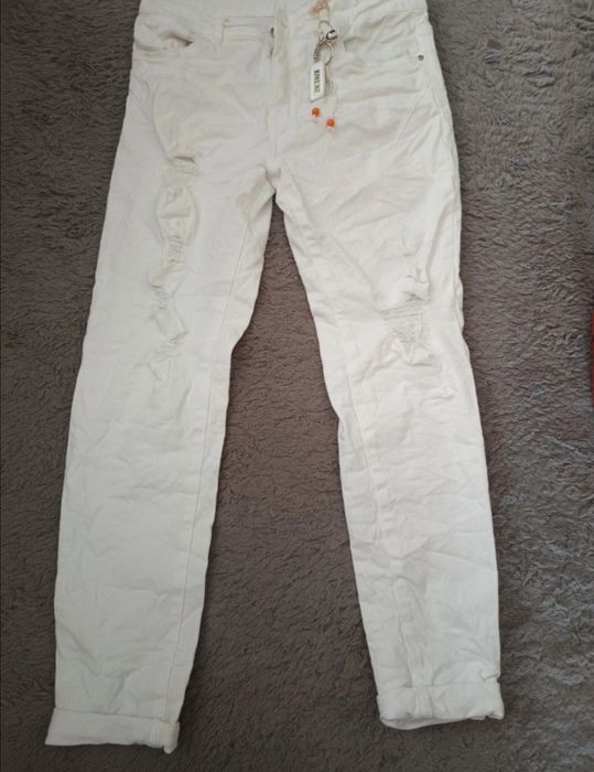 Spodnie rurki biale jeansy przetarcia ML