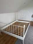Biale metalowe lozko 140x200 ikea