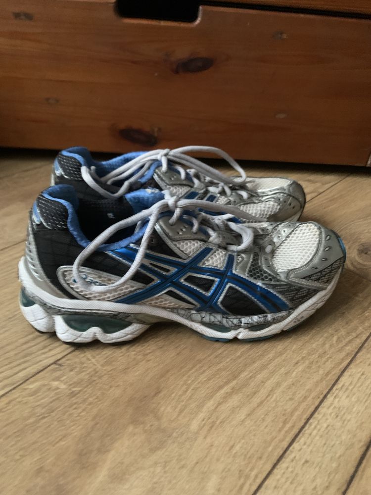 Asics 41,5 розмір made in china