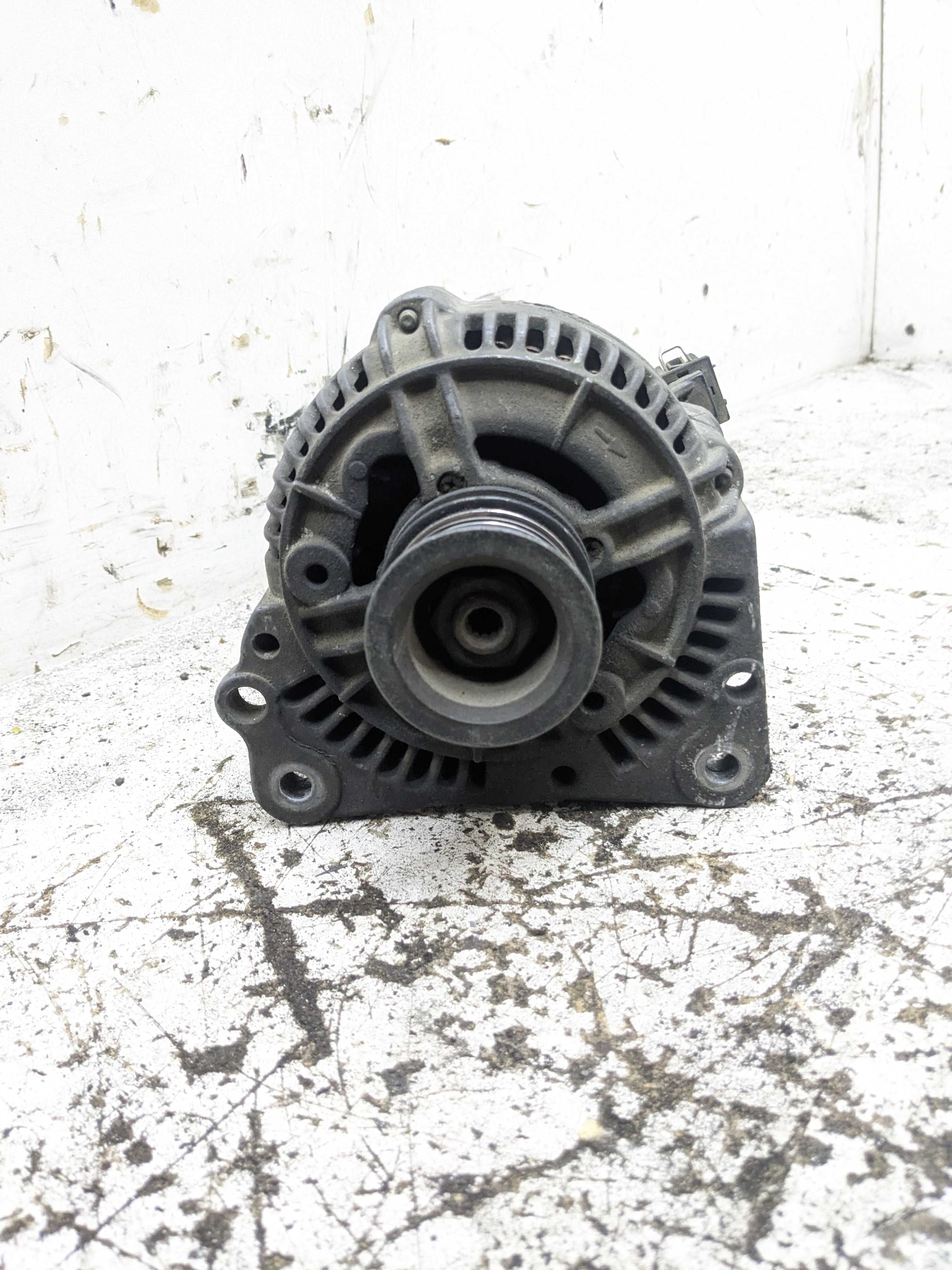 VW Golf IV Audi A3 Seat Toledo Skoda Octavia 1.8 Alternator