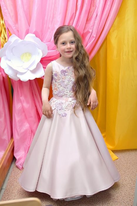 Святкова сукня на випускний