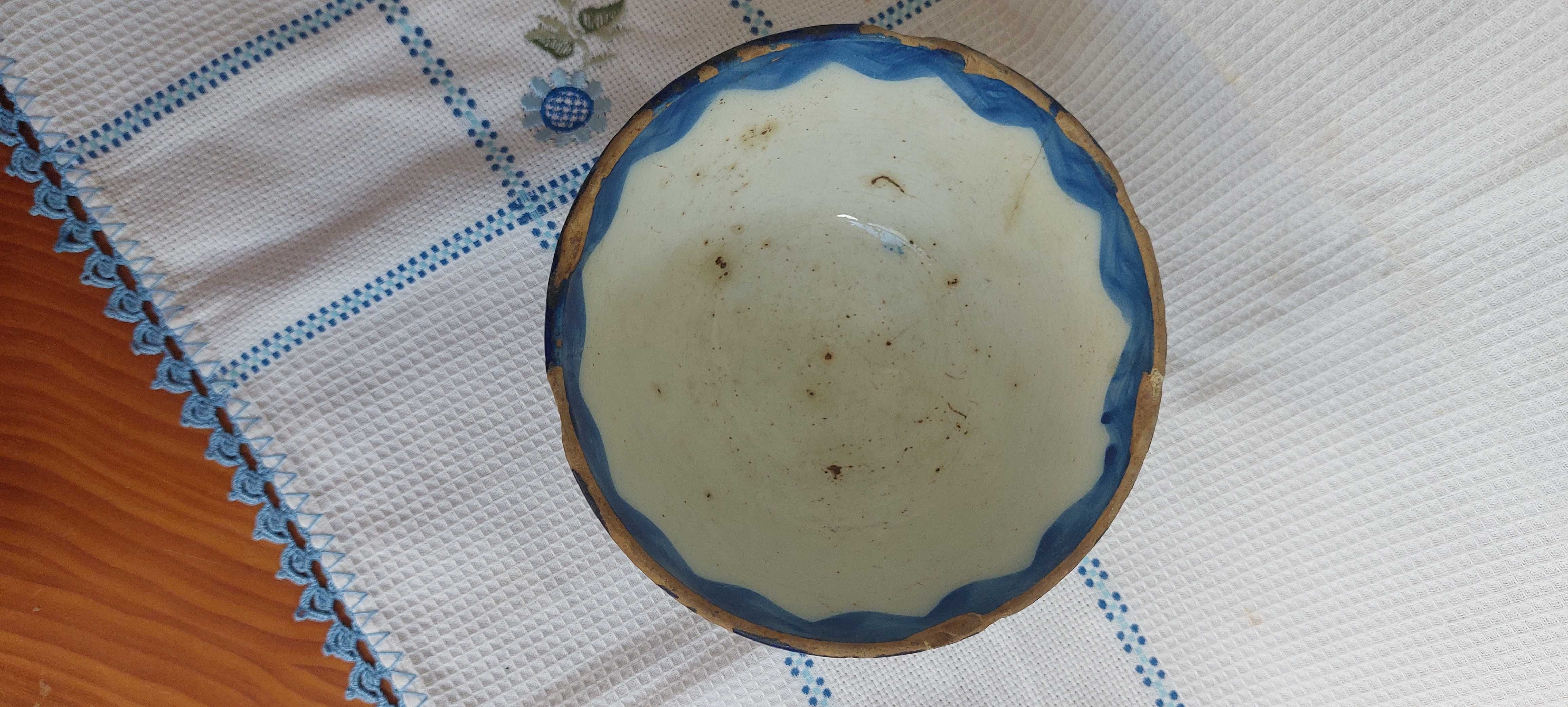 Malga aerografada grande muito antiga, sem marca e com grande desgaste