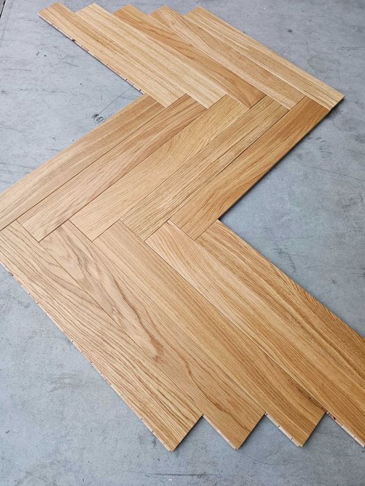 Parkiet dębowy fazowany lakierowany 11x70x490 (22,6 m2)