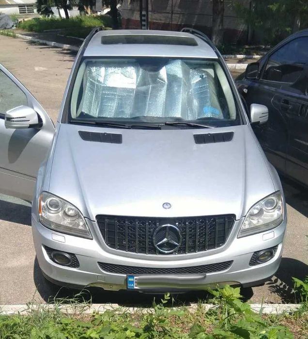 решетка радиатора мл 164 дорестайлинг 05-08 gt amg Mercedes ml w164