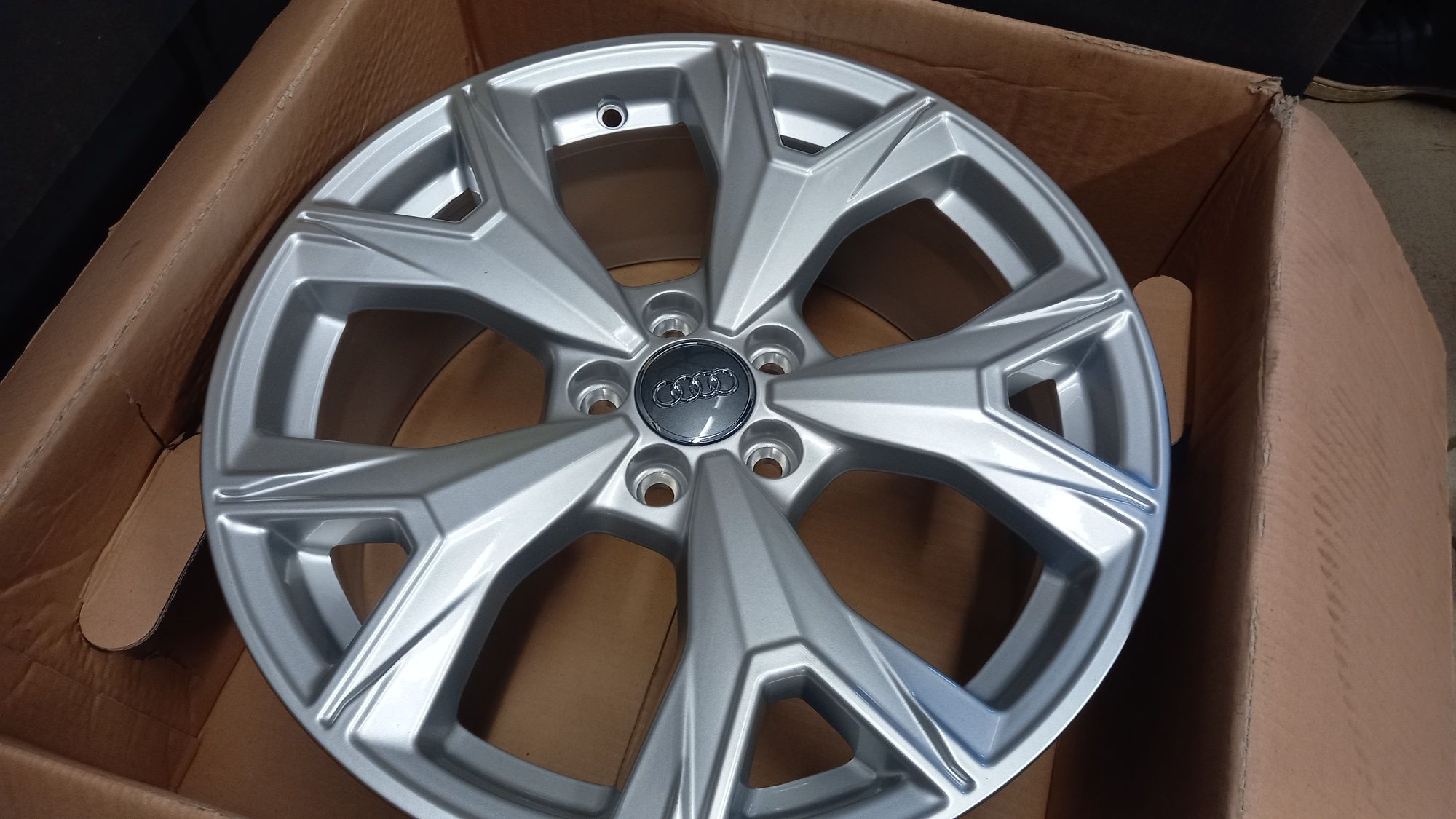 Felgi Audi A1 7J 17" ET 43 5x100 4 sztuki