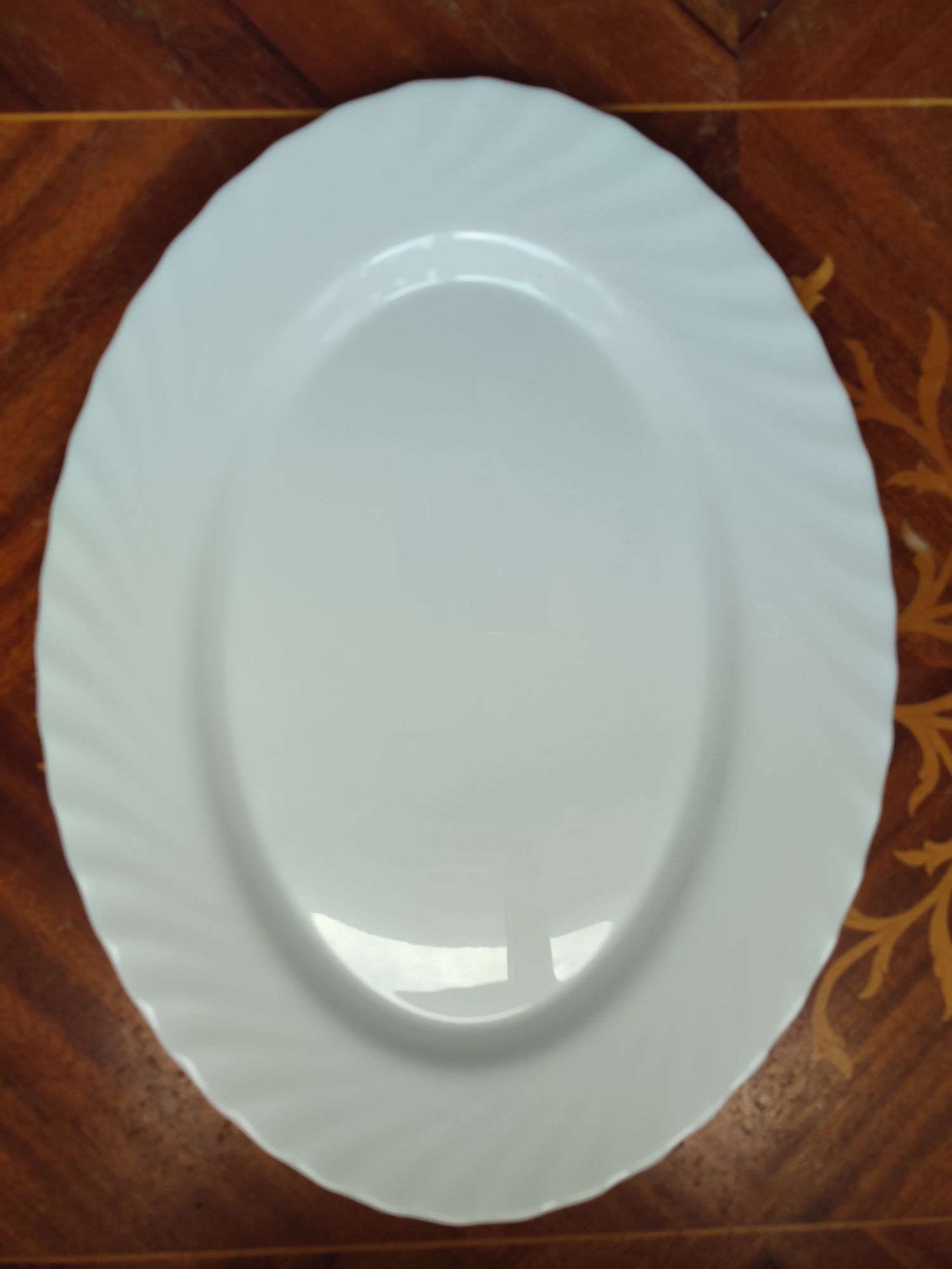 Блюдо овальне велике Arcopal