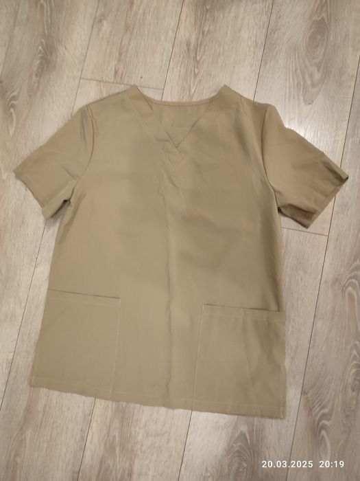 Nowy jasnobrązowy mundurek medyczny rozmiar S