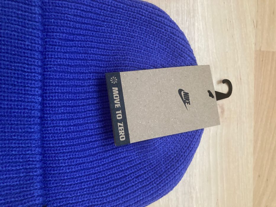 Nowa zimowa czapka Nike