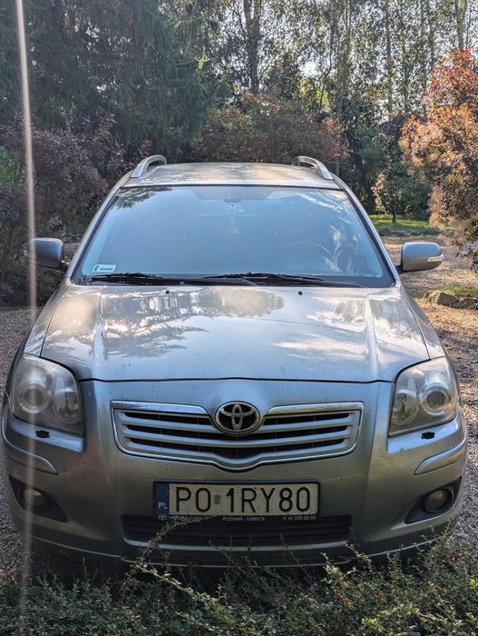Toyota Avensis T25 2.2 155KM