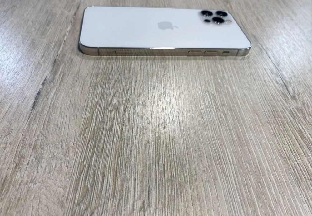Продам Iphone 12 Pro 256gb оригинал