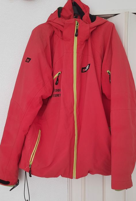 Фирменная куртка с капюшоном. Унисекс