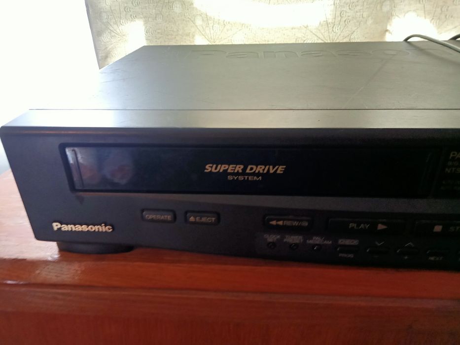 Продам видеомагнитофон Панасоник