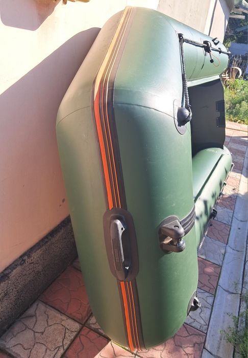 Лодка kolibri -330.