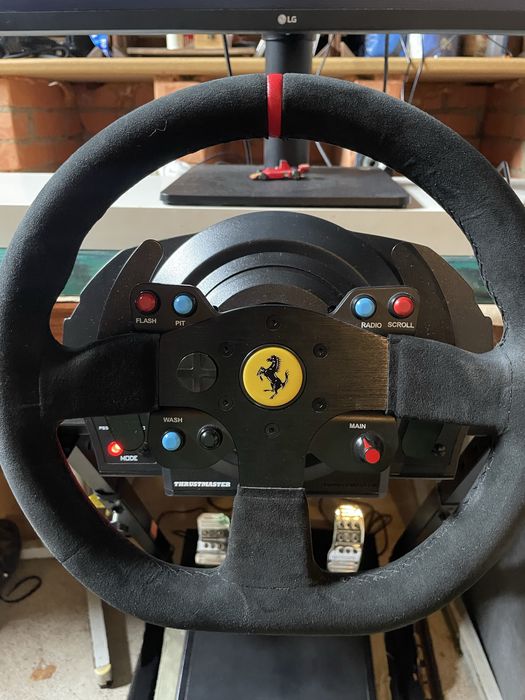 Volante thrustmaster t300-ferrari alcantra edition