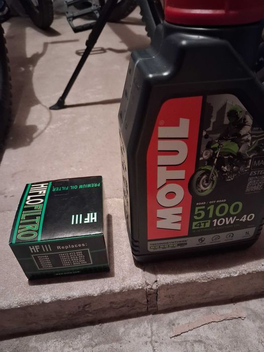 Olej silnikowy Motul 10W40  1L + gratis