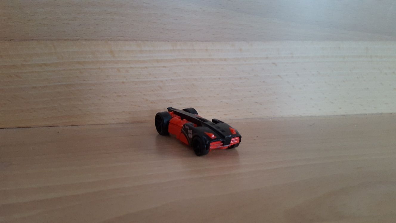 Autka,rysorówki firmy Hot Wheels