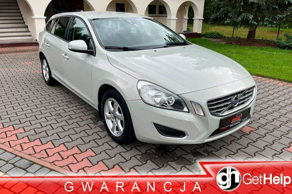 Volvo V60 T4 180 KM Automat Podgrzewane fotele Hak odpinany