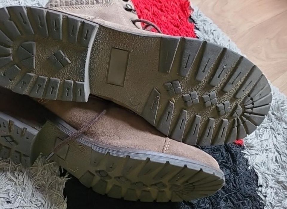 шикарні фірмові чоботи ботинки Lendrover  41р натуральний замш