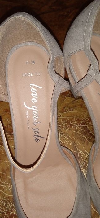 Туфлі, босоніжки жіночі!!!