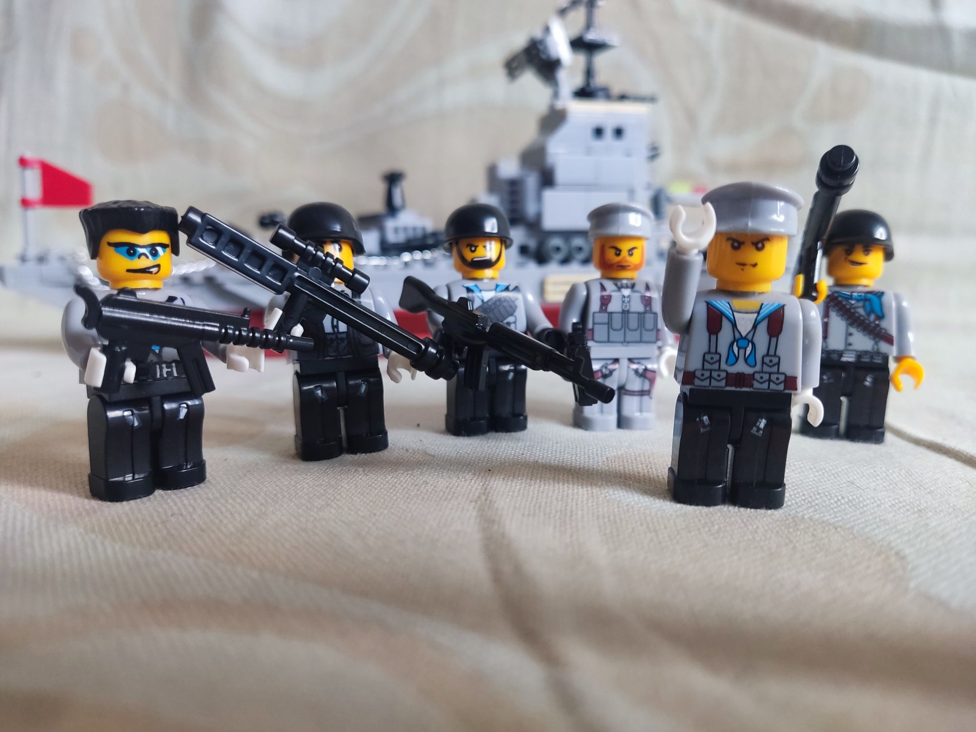 Лего конструктор военний корабель  8 в 1