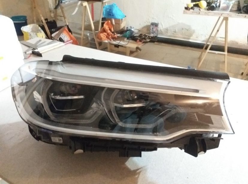 Farol BMW série 5 G30 LED lado direito