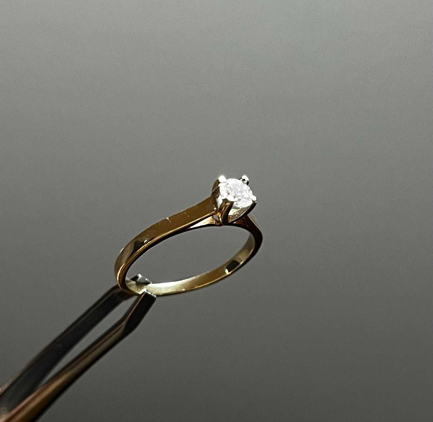 Pierścionek zaręczynowy złoty p.585 z diamentem 0,20 ct
