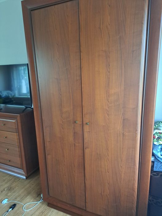 Sprzedam szafe ubraniowa dwudrzwiowa
