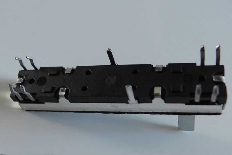 Potencjometr suwakowy 45mm do keyboardów pianin Casio Roland Korg