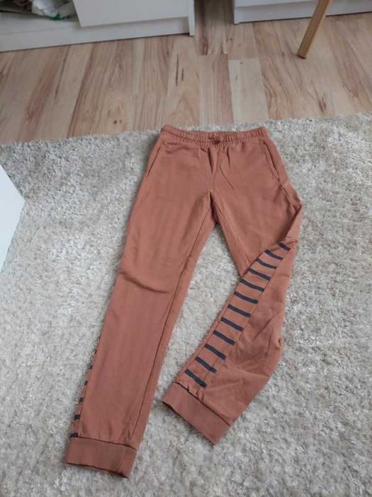 Brązowe dresy 134 cm 100% bawełna