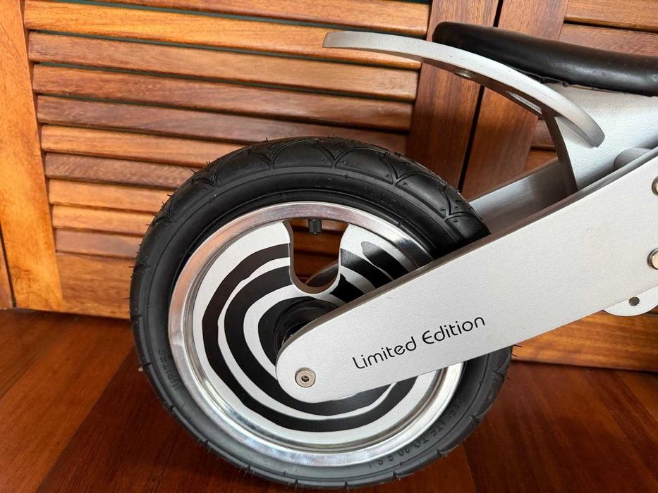 Bicicleta de equilíbrio retro – edição limitada, nunca foi usada