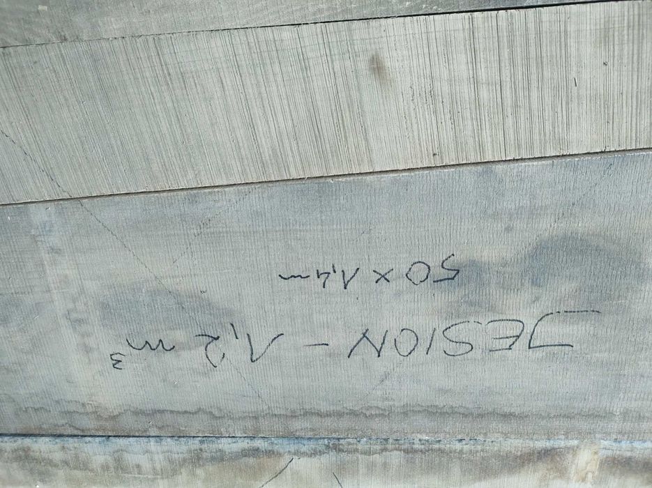 Tarcica jesionowa sezonowana ponad 15 lat bezsęczna klasa 1