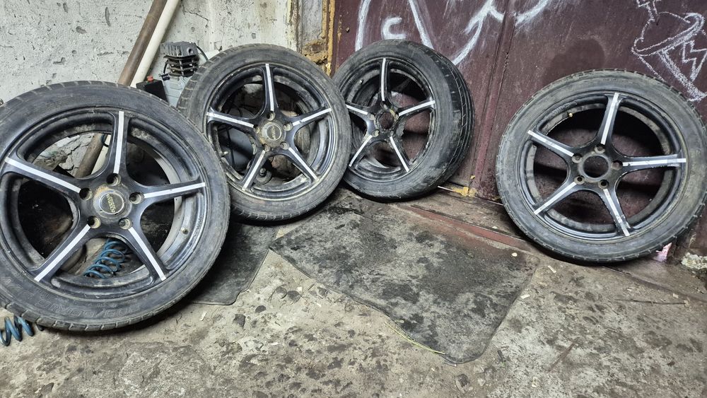 Продам легко сплавнв диски з Mazda