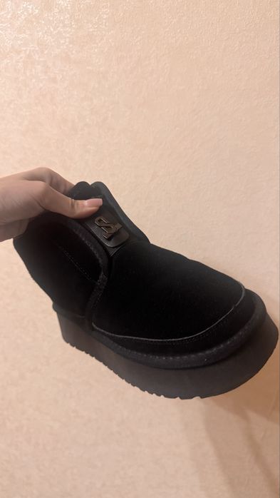 Уггі ,жіноче взутт 38 розмір ,24 см
