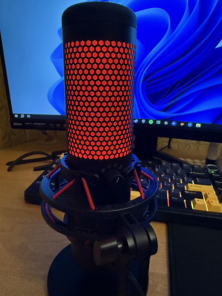 Микрофон HyperX Quadcast