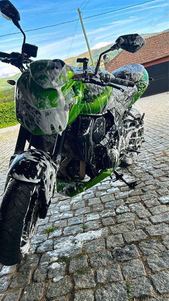 Kawasaki    z750