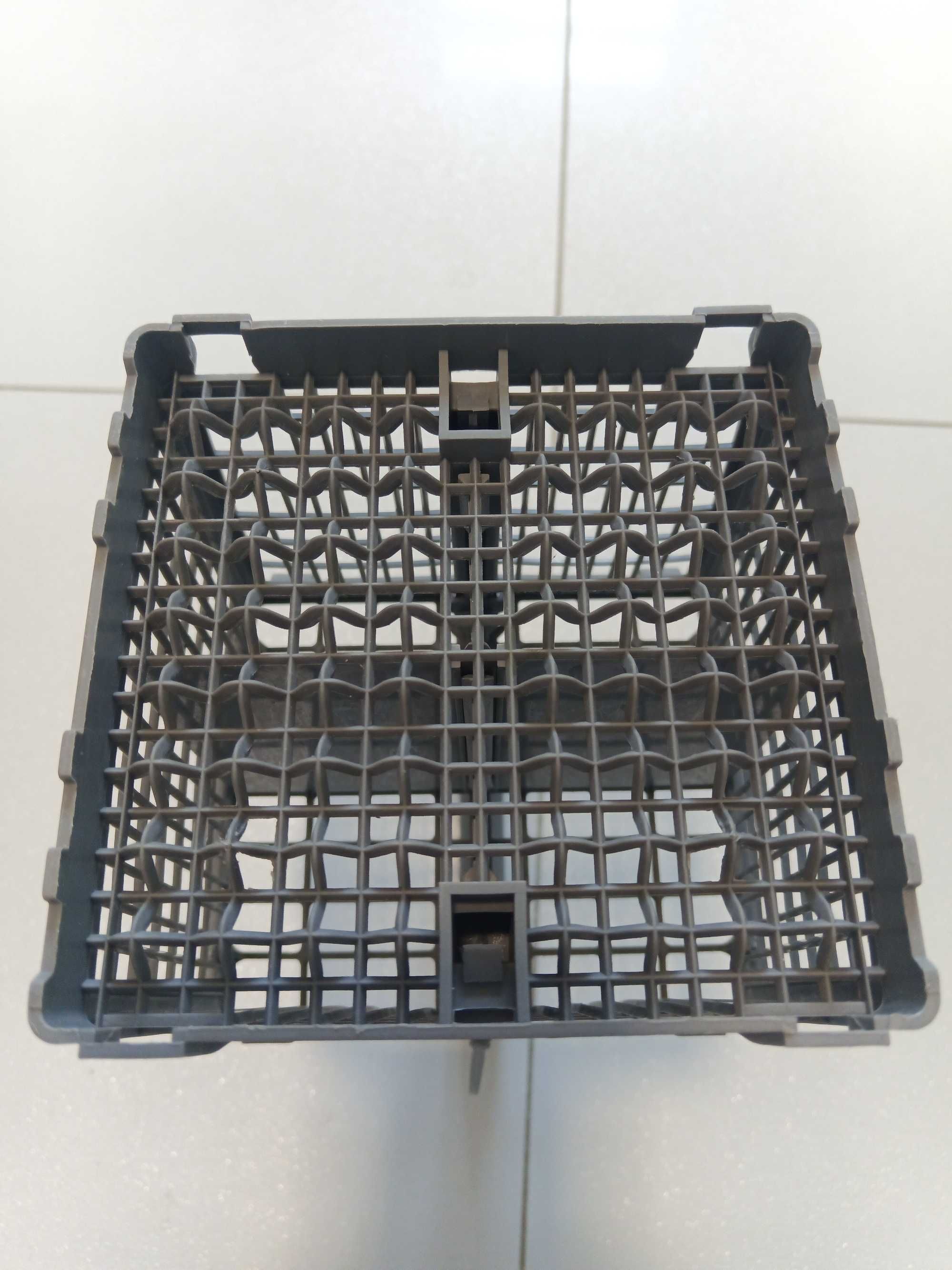 Kosz koszyk do zmywarki 23,5 x 15,4 x 13,3 / SPRAWNY / DARMOWA DOSTAWA