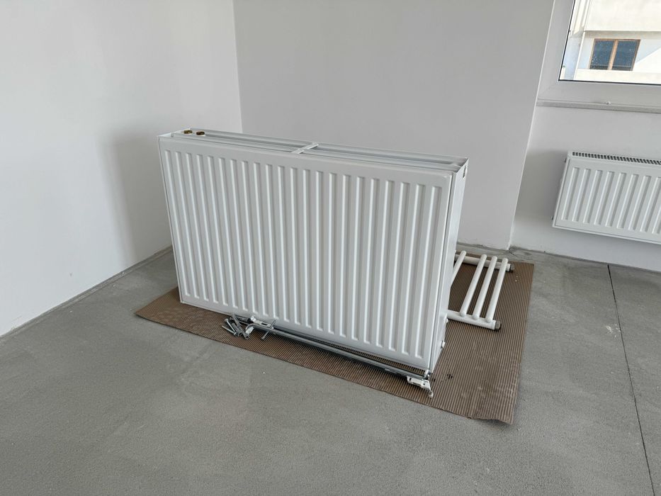 Grzejnik RADSON - Integra 33 - 600 × 920 mm - 2257 W - ZESTAW