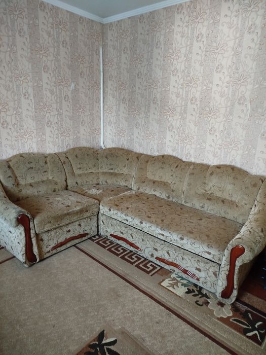Гарний диван б/у