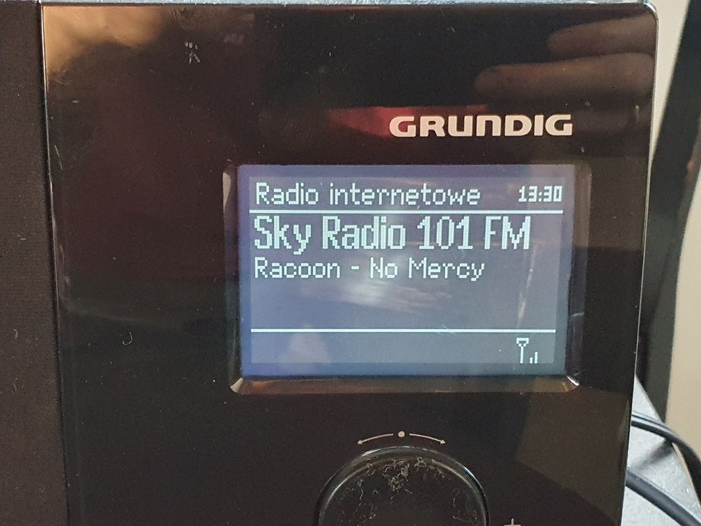 Radio internetowe Grundig Cosmopolit 3F+DAB ipod