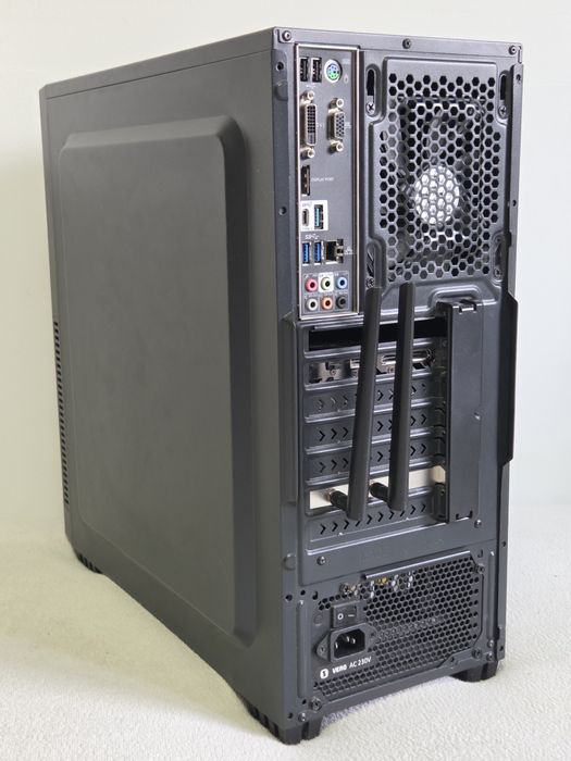 Komputer - i7-8700, RTX 2070, 16 RAM