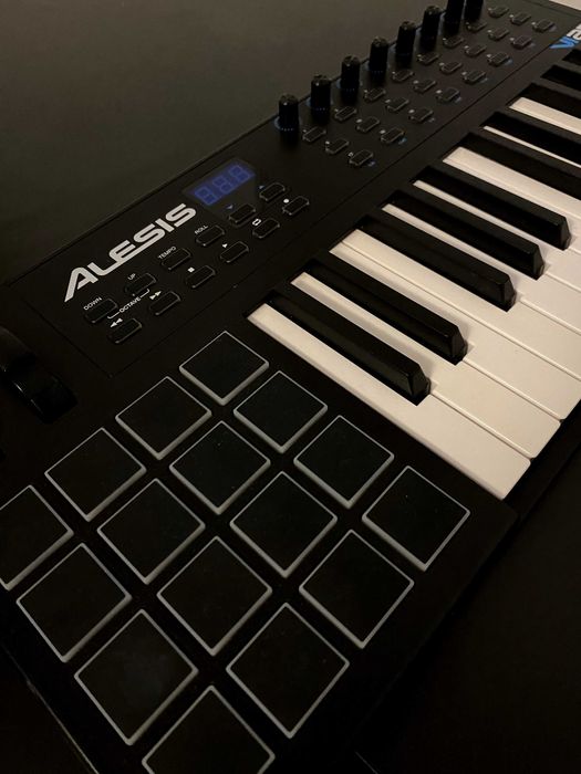 Alesis VI25 – klawiatura MIDI USB z padami
