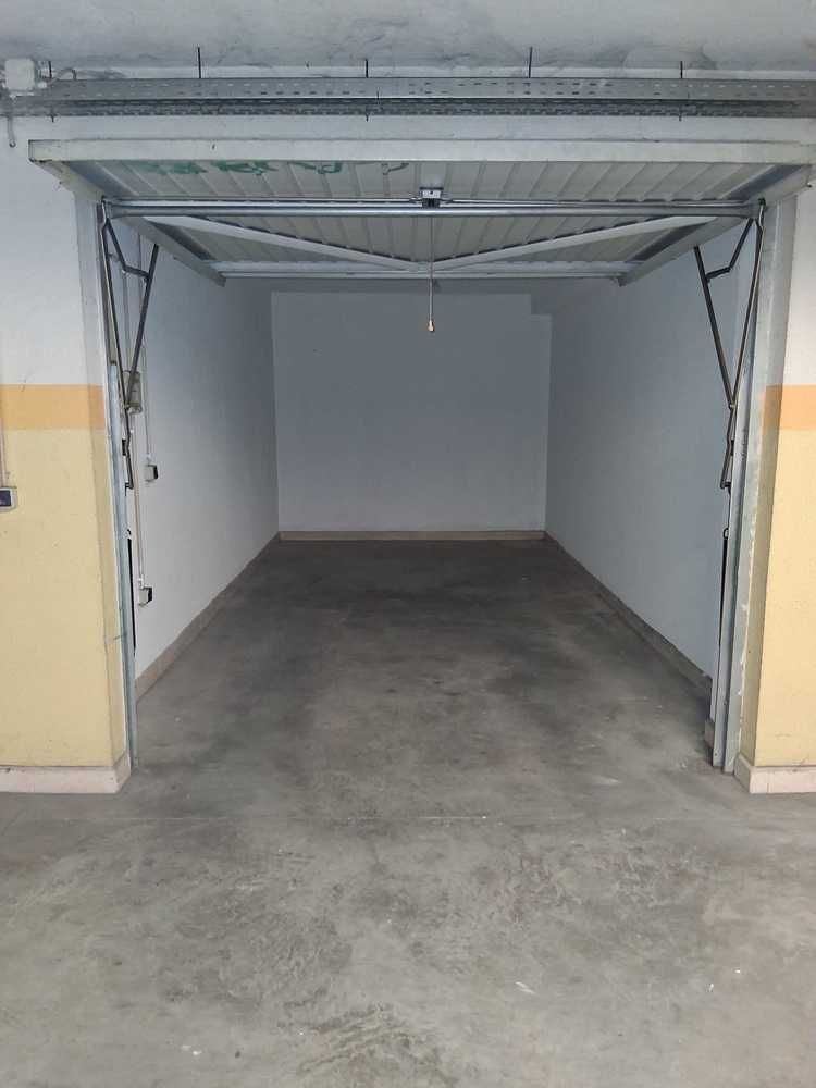 Garagens no centro do Montijo