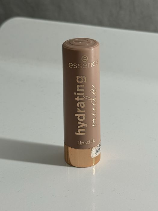 pomadka do ust essence hydrating nude lipstick