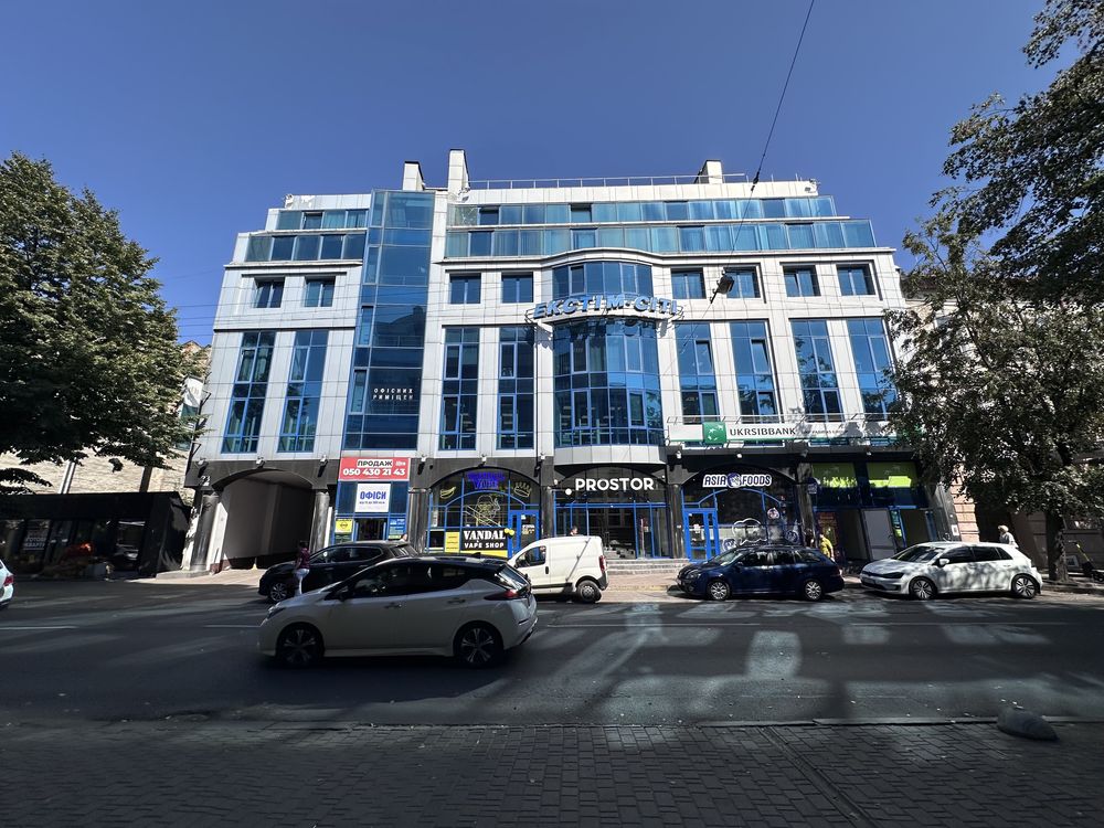 1 поверх Оренда Приміщення в центрі вул.С.Стрільців