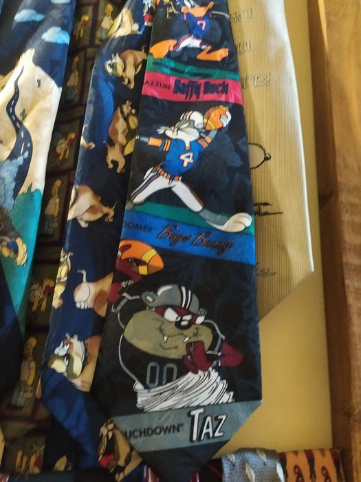 Продам коллекцию галстуков.