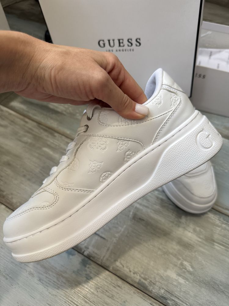 Масивні кеди/кросівки оригінал Guess 39/40 розмір