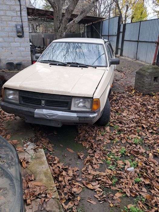 Запчасти Москвич 2141 дв. 1500 газ/бензин есть всё.