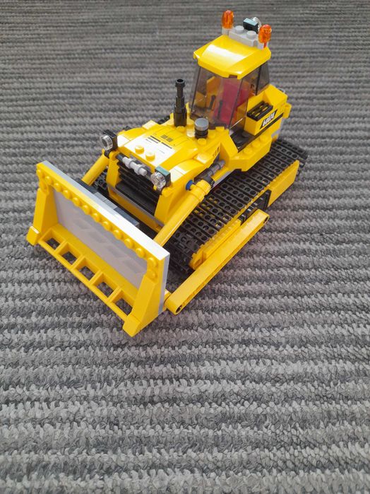 Lego spychacz z zestawu 60077